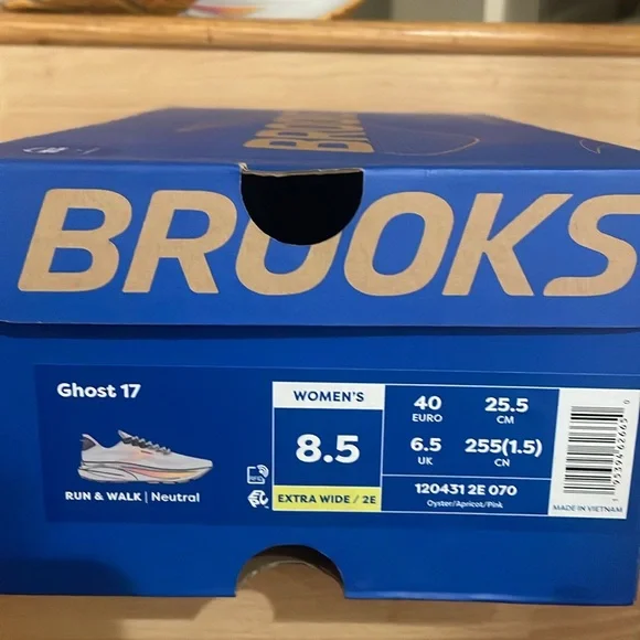 Brand New. BROOKS Ghost 17. Run & Walk. Size: 8 1/2 Wide. - Picture 3 of 3